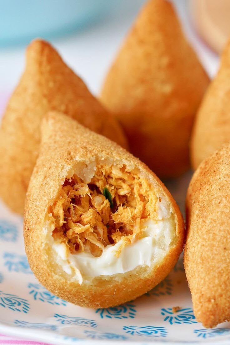 COXINHA FRANGO COM CATUPIRY