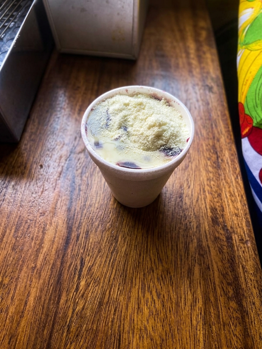 Açaí copo pronto 180 ml leite condensado e leite em pó